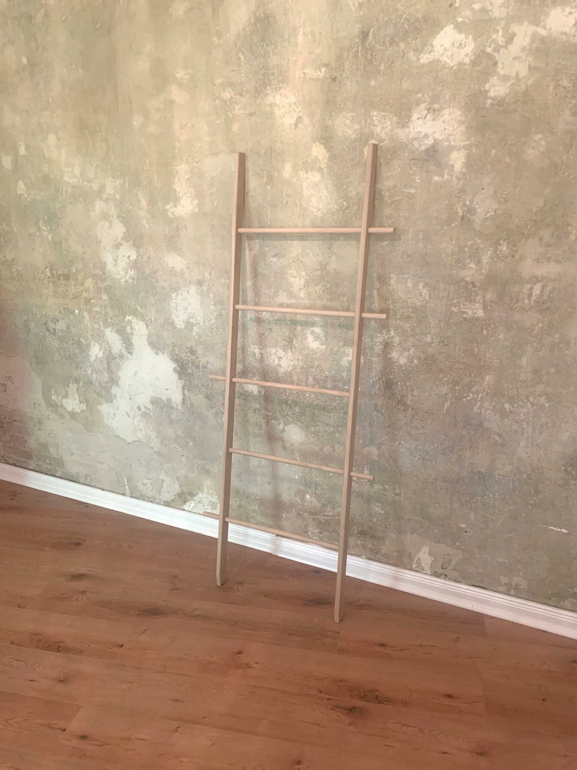 Wooden Towel Ladder / <i>Hölzern Handtuchleiter</i> - Image 8