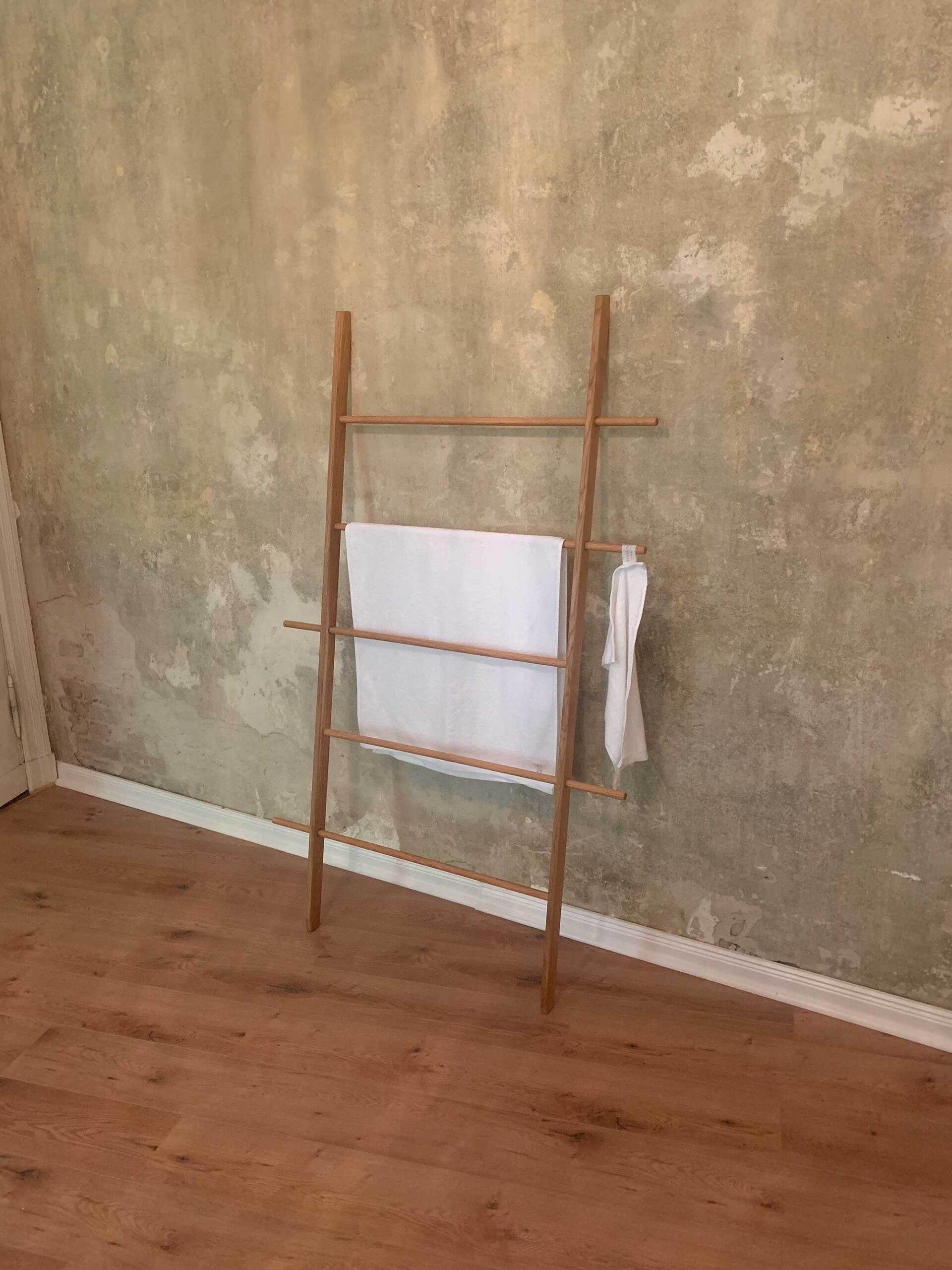 Wooden Towel Ladder / <i>Hölzern Handtuchleiter</i> - Image 5